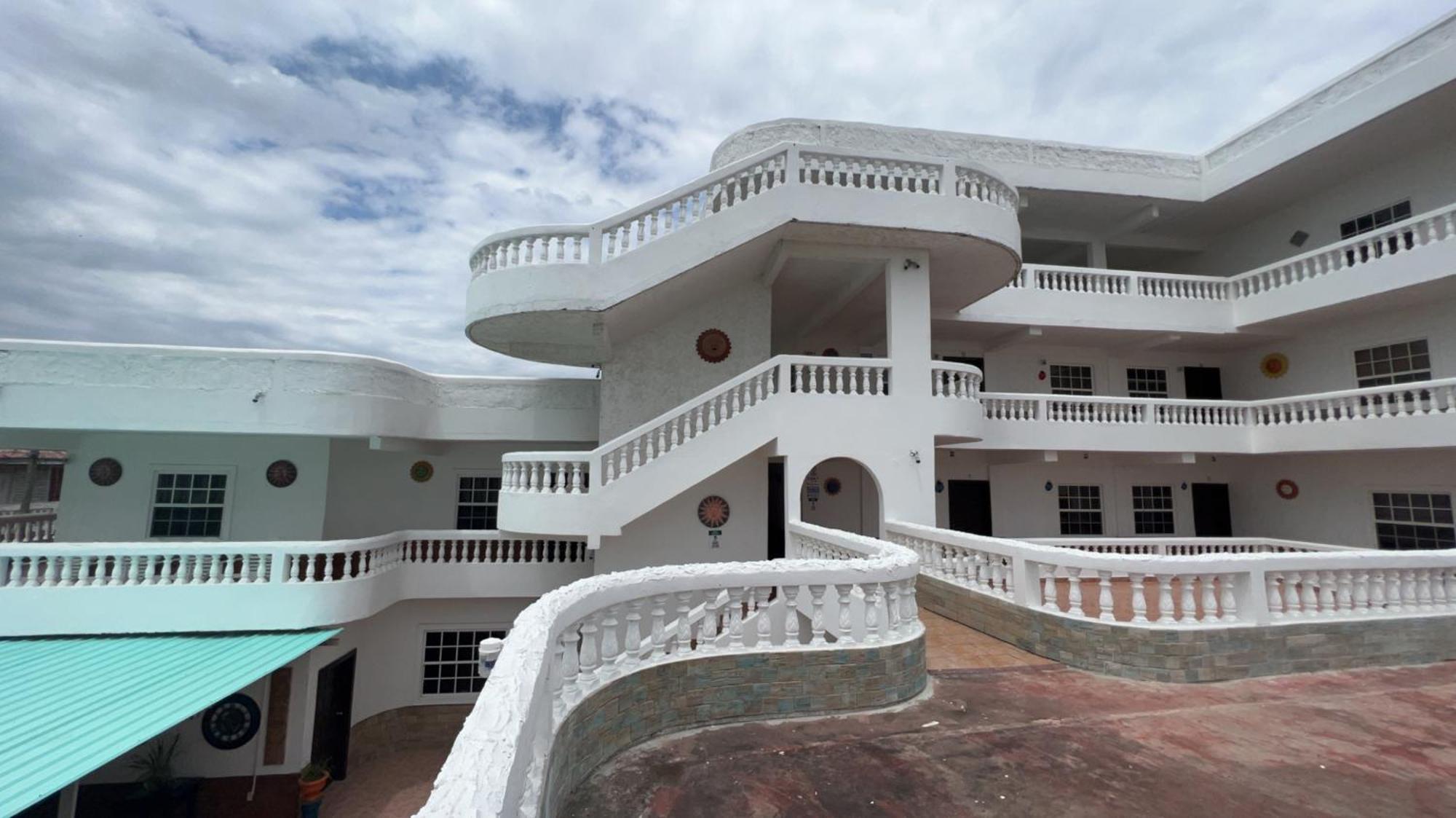 Las Palmas Hotel Corozal Buitenkant foto